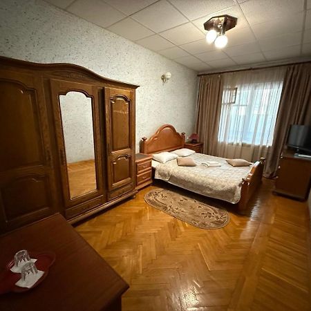 Dvoryanskiy Hotel Dnipro Exteriör bild