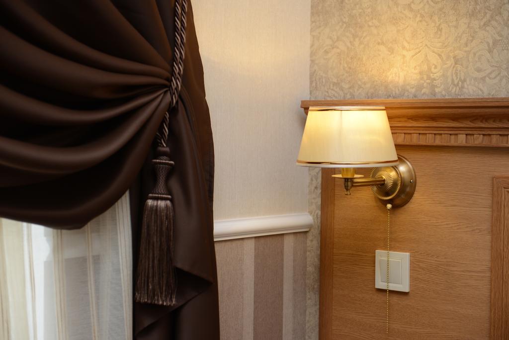 Dvoryanskiy Hotel Dnipro Rum bild
