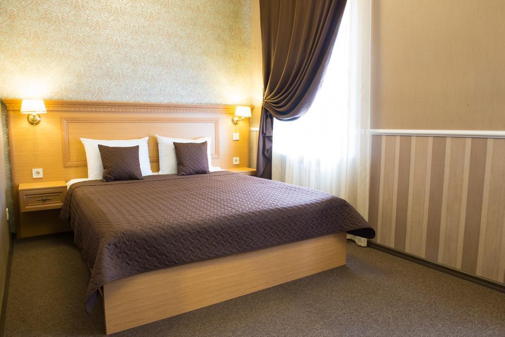Dvoryanskiy Hotel Dnipro Rum bild