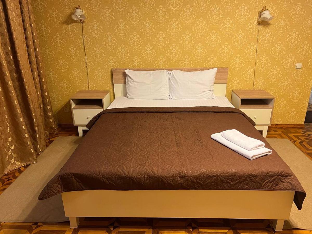 Dvoryanskiy Hotel Dnipro Exteriör bild