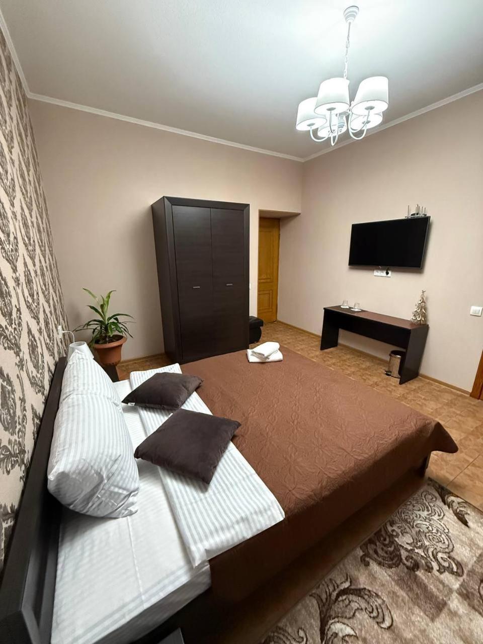 Dvoryanskiy Hotel Dnipro Exteriör bild