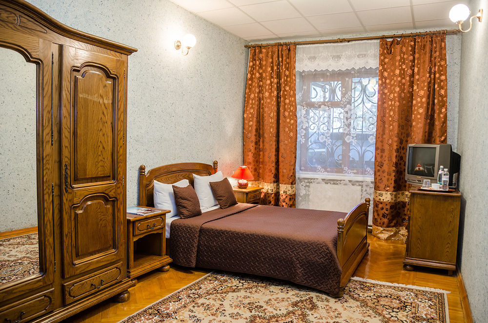 Dvoryanskiy Hotel Dnipro Exteriör bild